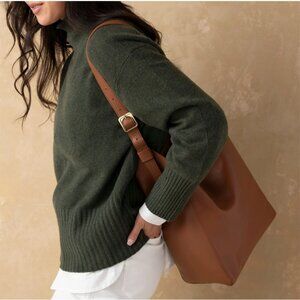 Cecilia Go-To Shoulder Bag